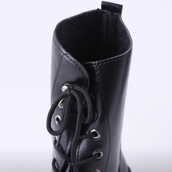 Boots - Picture 2 of 4